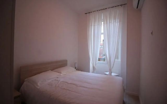 Nice Booking - FRANCE Carré d'Or - Plage