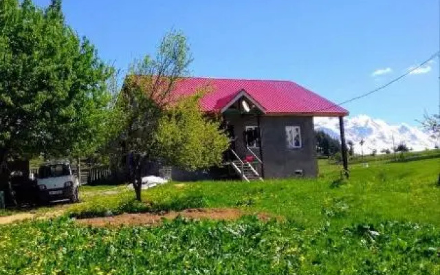 Lia's Guest house Tsvirmi