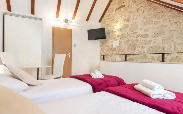 Peruzovic Rooms & Apartments