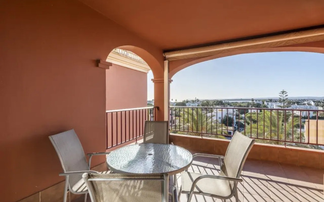 3-bedroom Apartment With Pool
