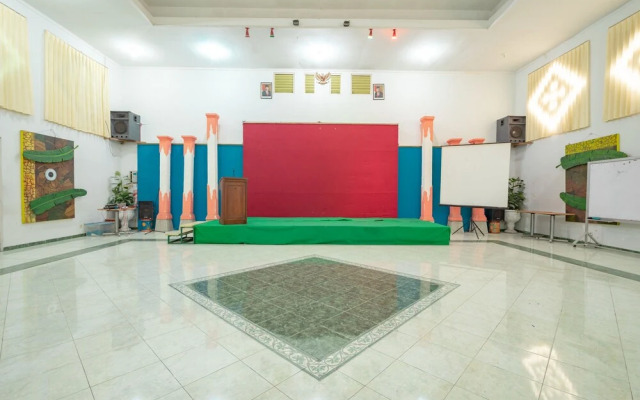 Anugerah Wisata Hotel by OYO Rooms