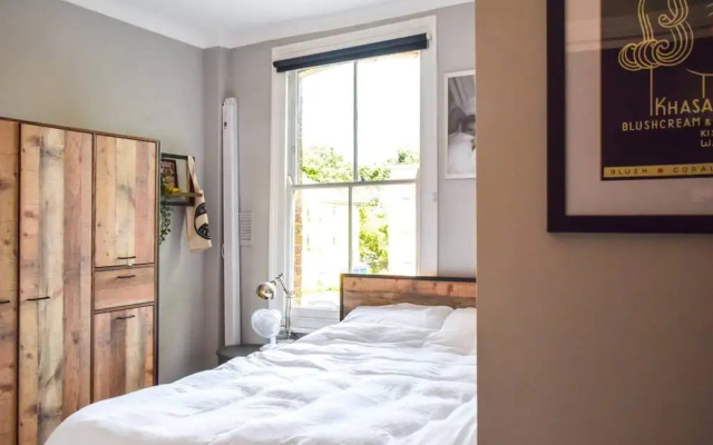 1 Bedroom Flat Close to Clapton Station