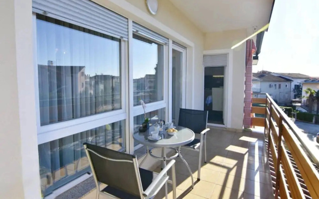 Sunny Apartment in Umag