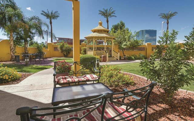 La Quinta Inn & Suites Phoenix Mesa West 2