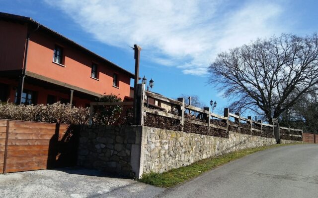 Отель Apartamentos Rurales La Fuente de Báscones вид на фасад