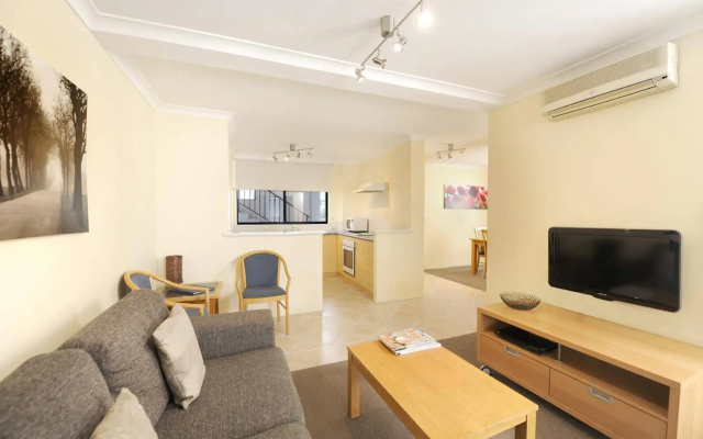 Lodestar Waterside Apartments