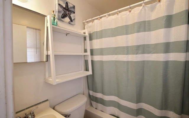 8 The Boat House Studio Bedroom Condo by RedAwning