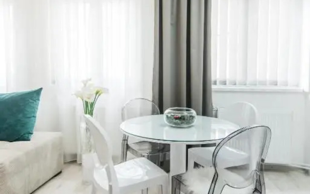 Silver Apartment