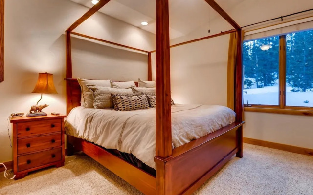 Nangle Woods  4 Bedroom Townhouse by RedAwning