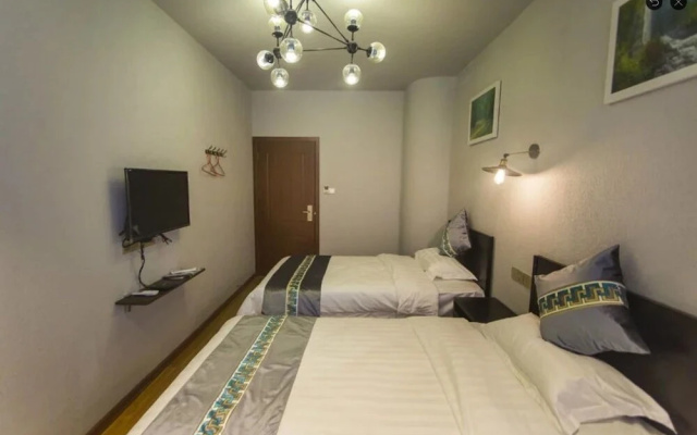 Zhangjiajie Xinjian Inn