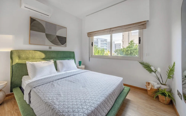 Lena Court - Spacious 3bdr, City Views