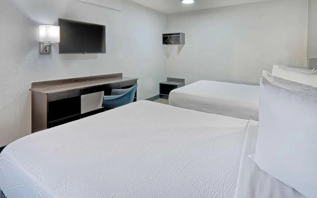 Motel 6 Lancaster, CA