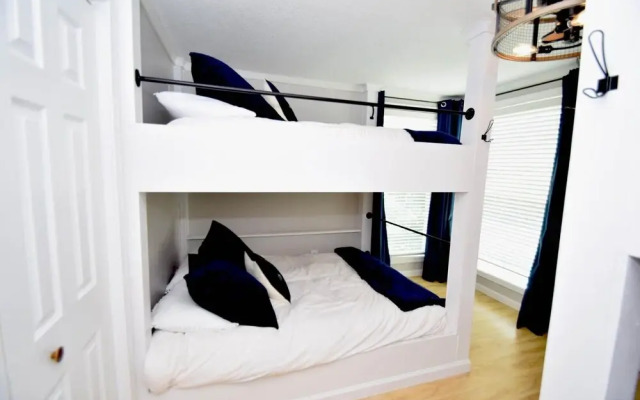 Aronimink 1b 2 Bedroom Condo
