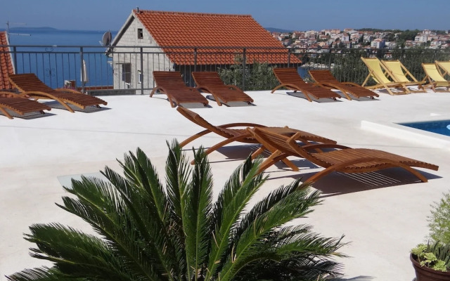 Stunning sea View Apartment With Swimming Pool and Jacuzzi a6