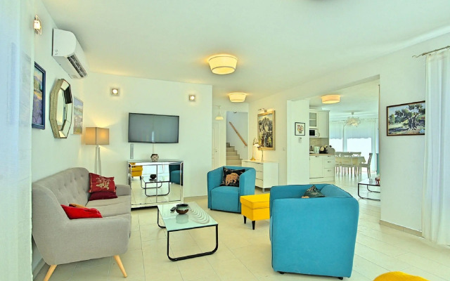 Peaceful Villa in Sveti Lovrec With Swimming Pool