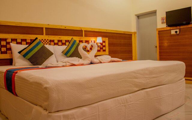 Shadow Palm Hotel at Maafushi 2