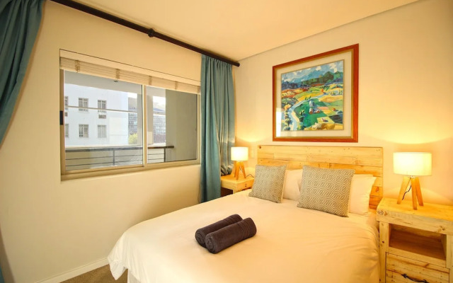 Harbour Edge 302