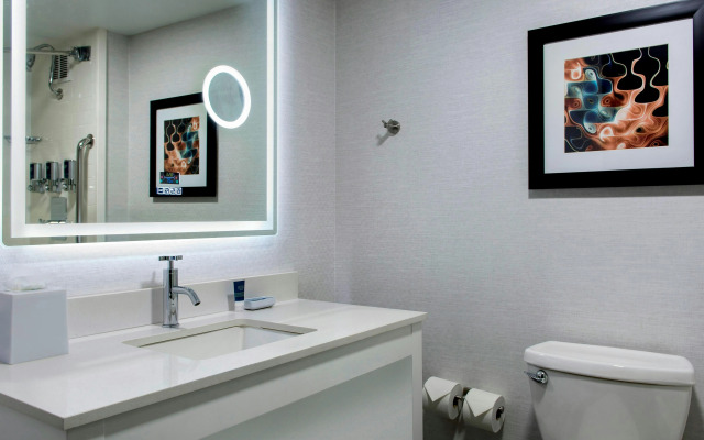 Four Points by Sheraton Philadelphia Northeast