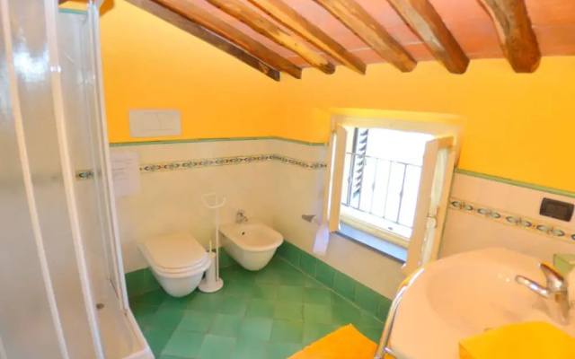 Holiday Home in Pescaglia Near Tuscan Vineyards