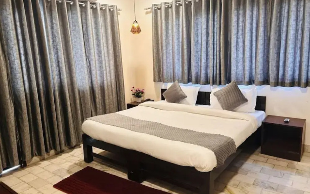 7Cr Hotel