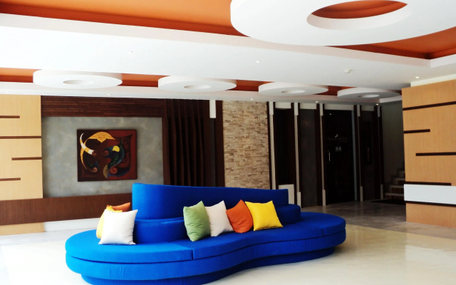Iyara Beach Hotel And Plaza