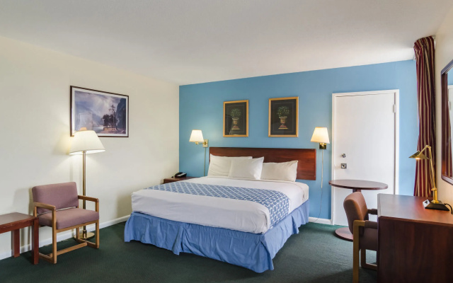 Alamo Inn & Suites