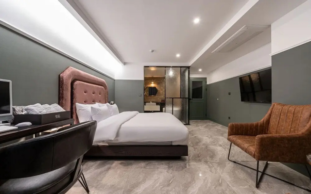 Namyangju Ninestone Hotel