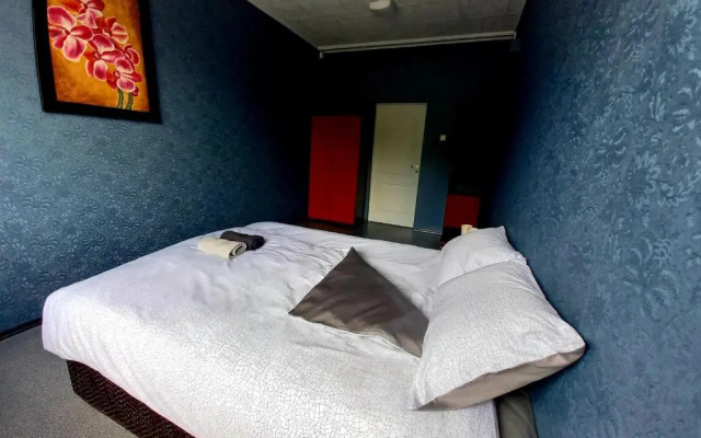 Hostelis R27