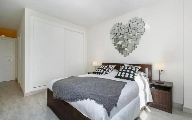 FIVE STAR 3 bedroom Apt in ideal location - RDR237
