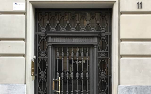 Апартаменты Fisa Rentals Ramblas Apartments вид на фасад