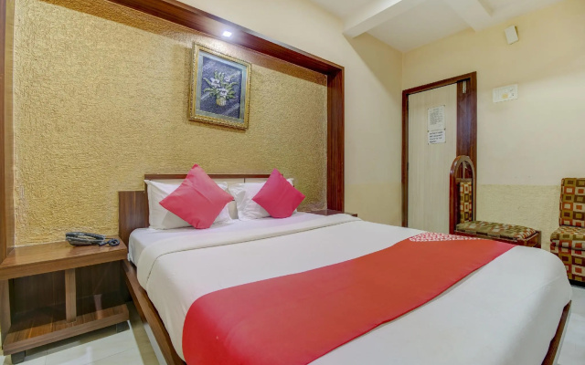 OYO 75839 Hotel Rex Plaza