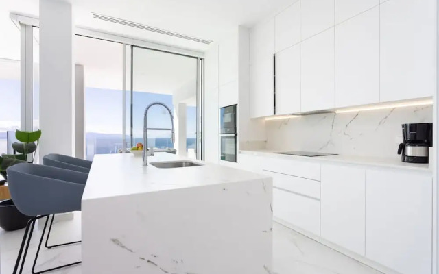 Crystal I Luxury Apartments