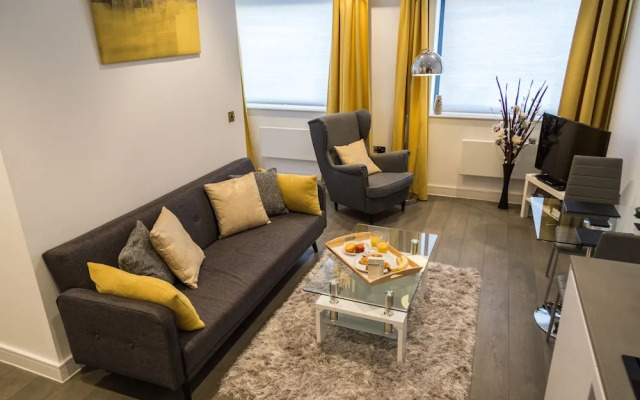 Brickfield Court Serviced Apartment by Ferndale