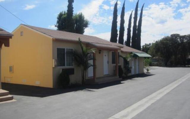 Отель Starlight Inn Van Nuys США, Лос-Анджелес - отзывы, цены и фото номеров - забронировать отель Starlight Inn Van Nuys онлайн вид на фасад