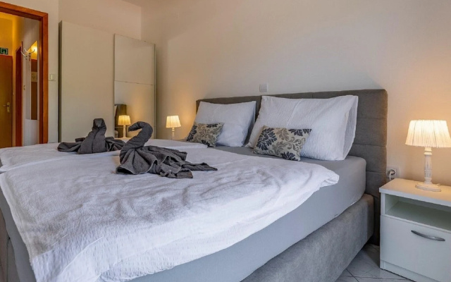 Alluring Apartment in Banjole near Beach & Island