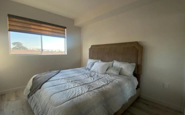 Gorgeous View 2bd 2ba Apartment in Hollywood