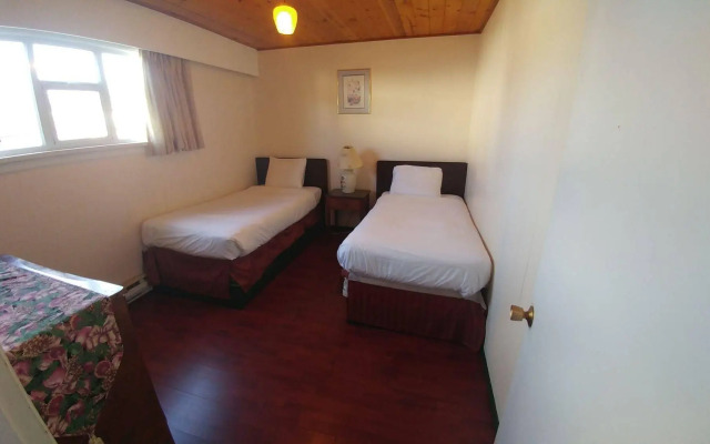 Cozy Court Motel
