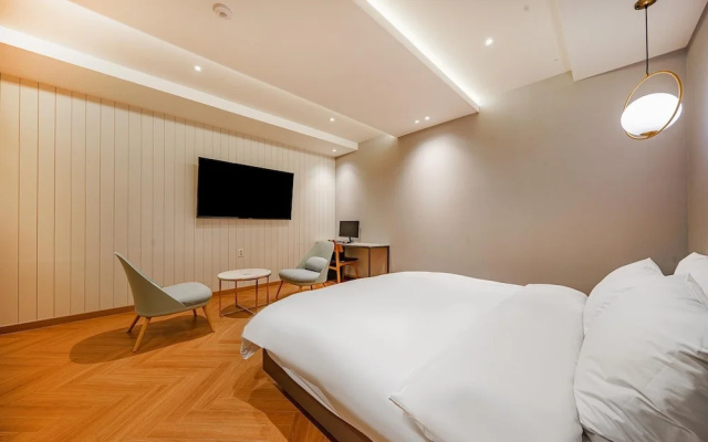 Daegu Dongdaegu Station Hotel Cherish(대구 동대구역 hotel 체리쉬)