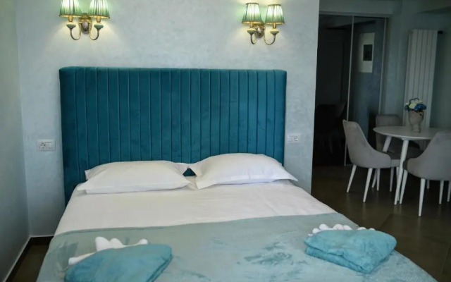 Myosotis Mamaia Studio by the Lake