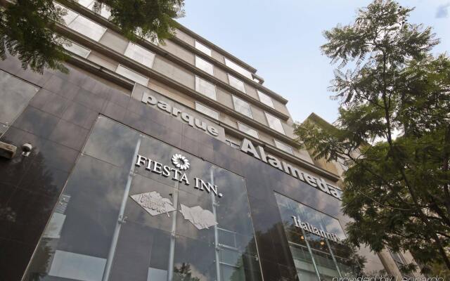 Отель Fiesta Inn Centro Historico Мехико вид на фасад