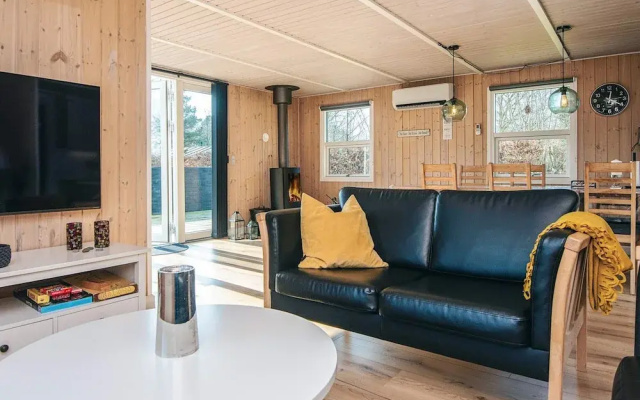 6 Person Holiday Home in Ansager