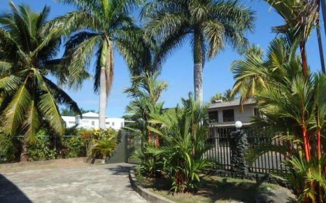 Bluewater Lodge - Hostel in Viti Levu, Fiji from 33$, photos, reviews - zenhotels.com hotel front