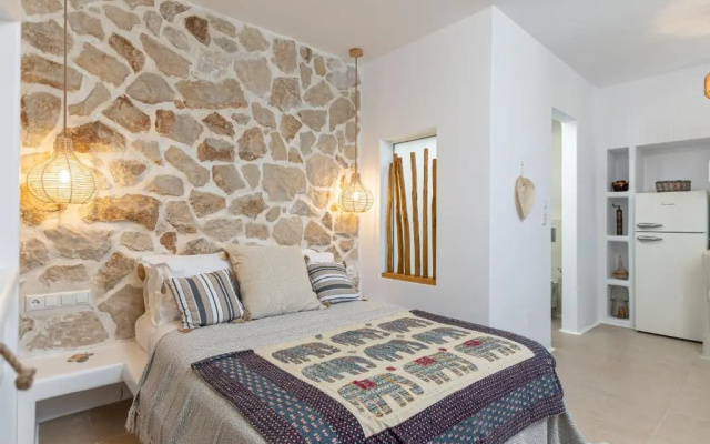 White Luxurious Apartments II