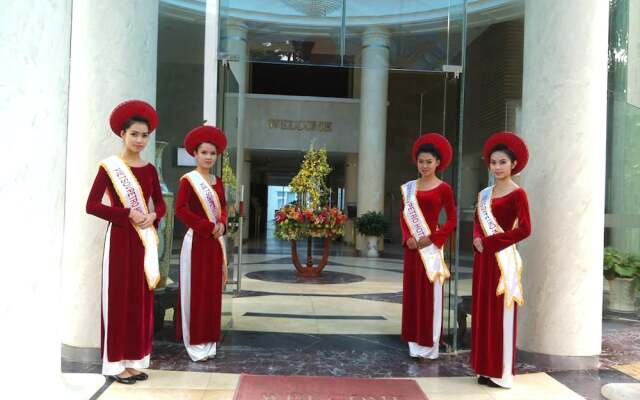 Отель Dragon King Hotel Вьетнам, Далат - отзывы, цены и фото номеров - забронировать отель Dragon King Hotel онлайн вид на фасад