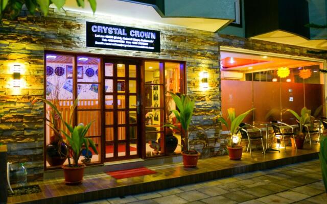 Гостевой Дом Crystal Crown Maldives вид на фасад