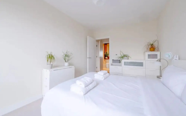 Modern 2 Bedroom Flat in Elephant and Castle