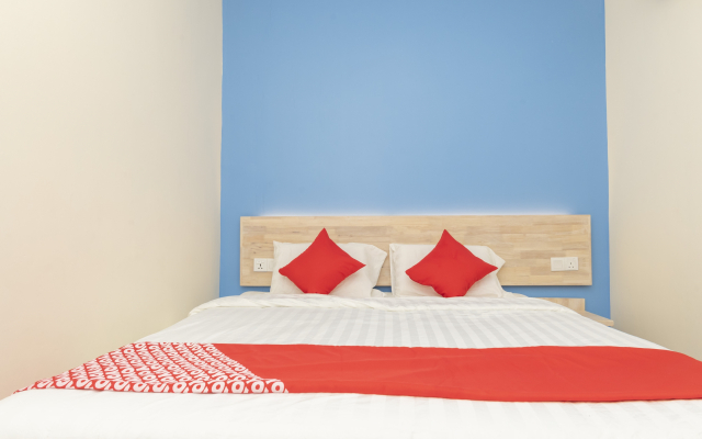 OYO 778 BMW 2 Hotel