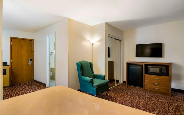 Quality Inn Marietta near Dobbins ARB