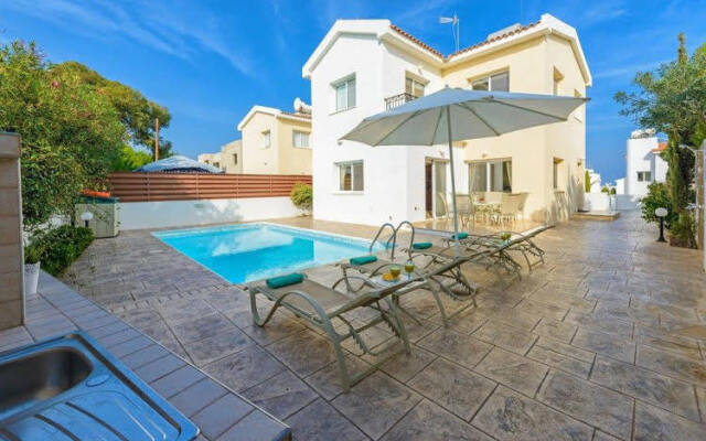 Отель Villa Zacharia Кипр, Протарас - отзывы, цены и фото номеров - забронировать отель Villa Zacharia онлайн вид на фасад