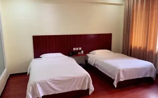 Cenxi Hotel